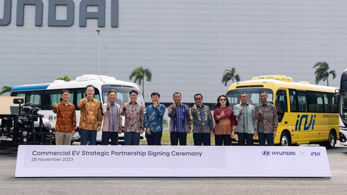 Commercial EV Strategic Partnership Signing Ceremony antara Hyundai dan INVI