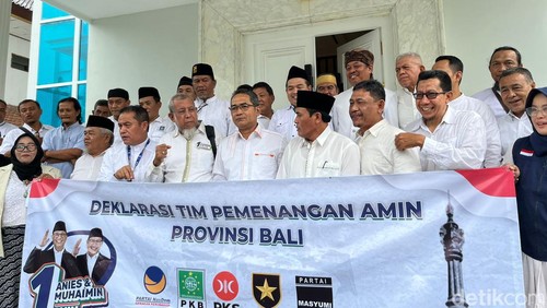 Deklarasi Timnas AMIN Bali di kantor DPW Nasdem Bali, Jumat (1/12/2023).