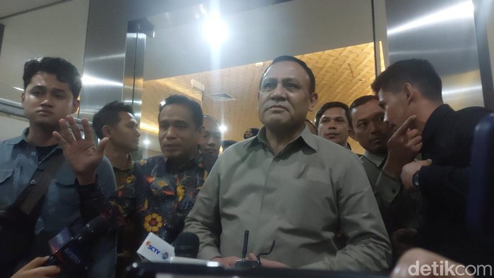 Firli Bahuri selesai diperiksa di Bareskrim Polri (Rumondang Naibaho/detikcom)