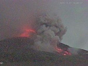 Lagi! Gunung Merapi Muntahkan Awan Panas Sejauh 1,2 Km ke Kali Boyong