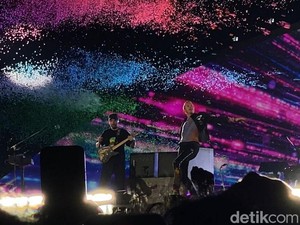 Benarkah Ludesnya Tiket Konser Tanda Ekonomi Baik-baik Saja? Ini Kata Pakar Unair