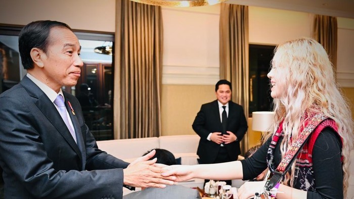 Jokowi saat menyapa Celine