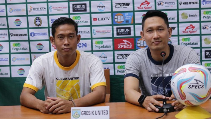 Karteker Gresik United Agus Indra
