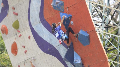 Kejurnas Panjat Tebing Terbuka Kelompok Umur di Lapangan Alit Saputra, Kabupaten Tabanan, Bali.