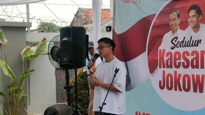 Ketua Umum PSI Kaesang Pangarep di acara deklarasi pembentukan relawan Sedulur Kaesang-Jokowi di Elza Syarief Law Office, Menteng, Jakarta Pusat, Jumat (1/12/2023).