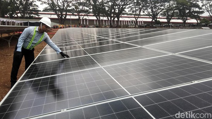 Khofifah Resmikan Solar Panel PT HM Sampoerna tbk di Pasuruan