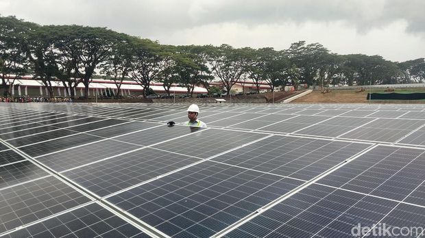 Khofifah Resmikan Solar Panel PT HM Sampoerna tbk di Pasuruan