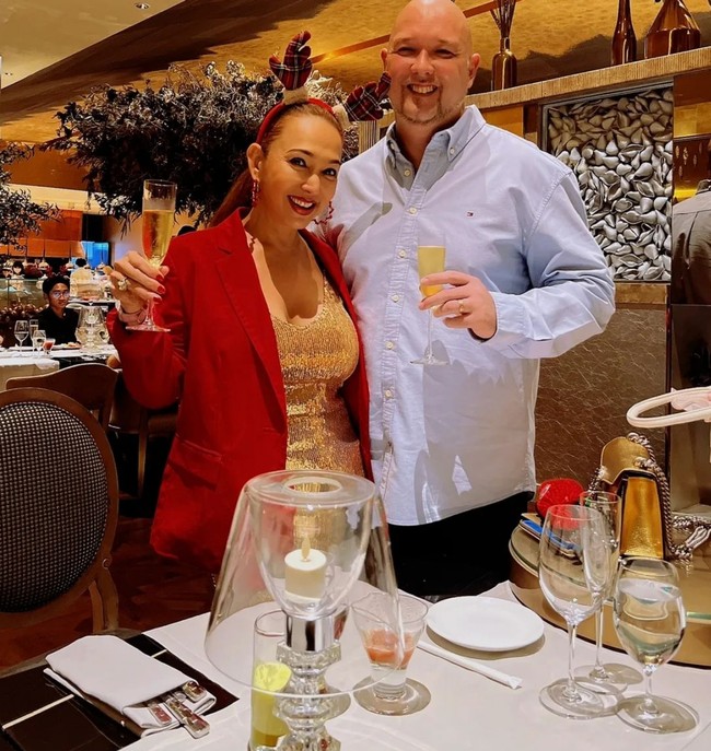 Kiki Fatmala meninggal dunia di usia 56 tahun pada Jumat (1/12/2023), karena komplikasi kanker. Ia didiagnosa mengidap kanker paru-paru stadium 4 sejak November 2021. Foto: Instagram/@qq_fatmala