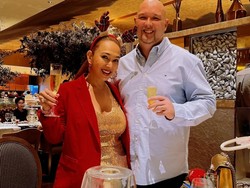 6 Potret Kiki Fatmala Mesra dengan Suami Sebelum Meninggal karena Kanker