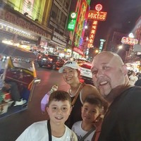 Pernikahan mereka digelar sederhana dan tertutup, dengan hanya dihadiri keluarga dan sahabat. Foto: Instagram/@qq_fatmala