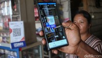 Sang mantri pun tidak menyerah dan terus membujuk sekaligus mengedukasi Mujiono. Dengan berbagai pertimbangan, akhirnya Mujiono resmi menjadi agen BRILink pada 2018.