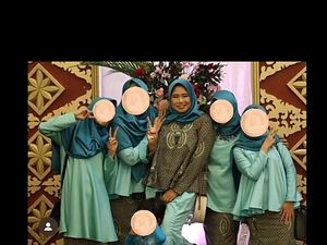 Viral Wanita Jadi Korban Penjahit, Seragam Bridesmaid Dijahit Mirip Baju Lurah