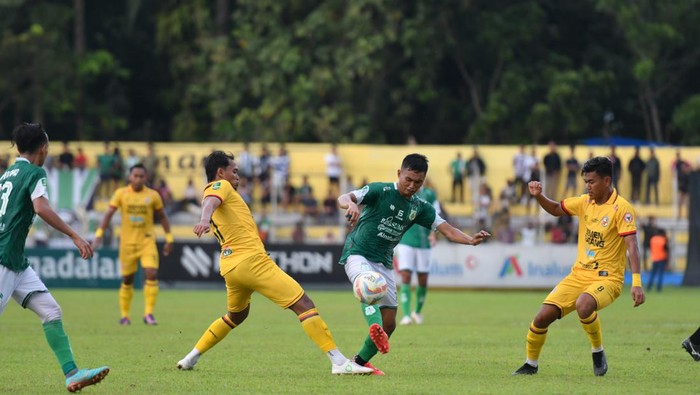 Laga PSMS vs Semen Padang