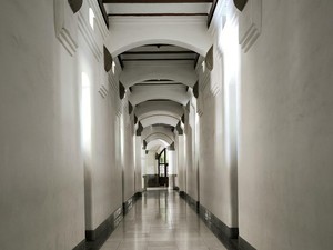 Hiii... 7 Bangunan Angker yang Ceritanya Bikin Merinding, Ada dari Indonesia