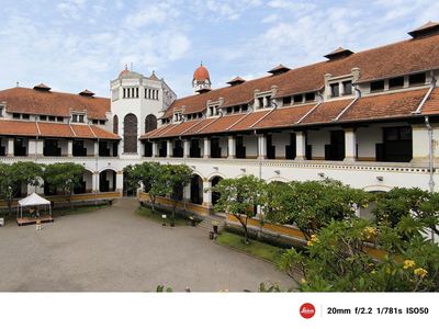 Klasiknya Lawang Sewu Melalui Bidikan Xiaomi 13T Leica Kamera