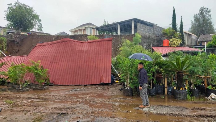Lokasi talut yang longsor di Dusun Ngablak, Desa Ngablak, Kecamatan Ngablak, Kabupaten Magelang, Jumat (1/12/2023)
