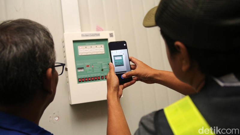 Sumba Timur merupakan salah satu kabupaten di NTT. Ibu kotanya, Waingapu adalah Kota Interkoneksi Palapa Ring yang jadi tulang punggung internet di Sumba Timur.