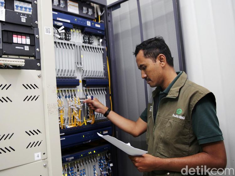 Merawat Tulang Punggung Internet Palapa Ring