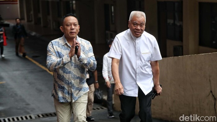 Ketua Harian Pengurus Besar Persatuan Bulutangkis Seluruh Indonesia (PBSI), Tirta Juana Darmadji atau Alex Tirta diperksa Bareskrim.