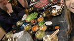 Seru! Ini Momen NIKI Saat Makan Ayam Goreng hingga BBQ