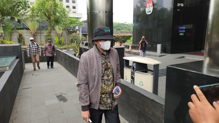 Pius Lustrilanang penuhi panggilan KPK (Adrial/detikcom)