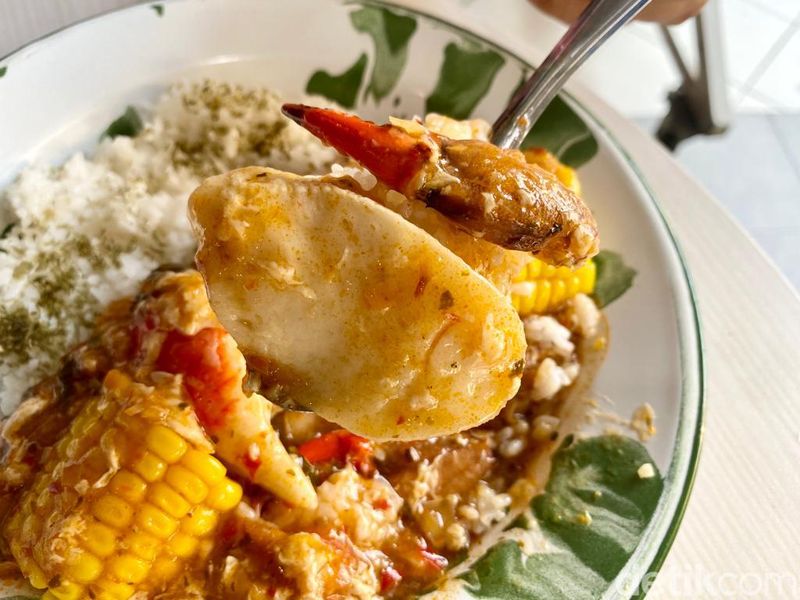 Senho Kopitiam: Ada Chili Crab Rice hingga Kopi O ala Singapura di Sini