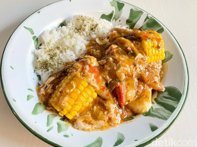 Senho Kopitiam: Ada Chili Crab Rice hingga Kopi O ala Singapura di Sini