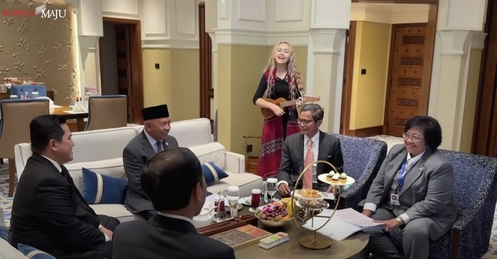 Siswi asal RI Celinedee Matahari unjuk kebolehan di depan Jokowi