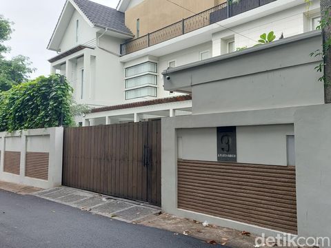 Suasana Rumah BCL/Almadinah Putri Brilian
