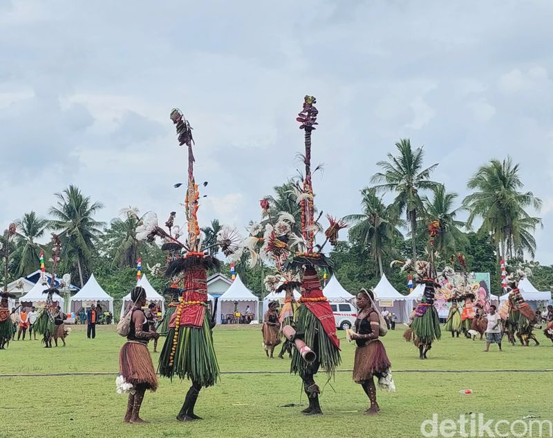 Tarian Kepala Panjang dari Keroom, Papua