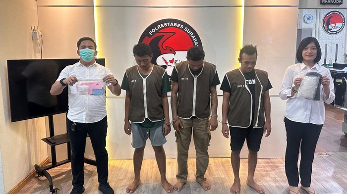 Tiga pengedar sabu di Surabaya