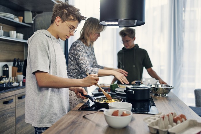 5 Tips Memasak yang Keliru Ini Sebaiknya Tak Dilakukan Lagi