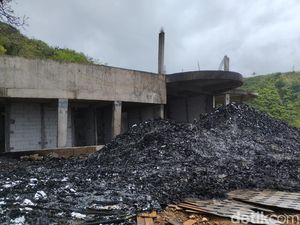 Tersambar Petir, Vila Milik WN Belgia di Lombok Ludes Terbakar