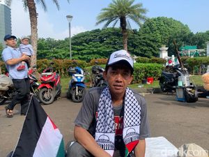 Pedagang Asal Bandung Raup Omzet Rp 5 Juta di Aksi Munajat Kubro 212