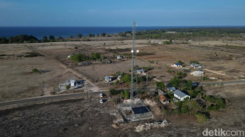 Base Transceiver Station (BTS) merupakan proyek infrastruktur telekomunikasi. BTS ini memfasilitasi komunikasi nirkabel antara perangkat komunikasi dan jaringan operator.