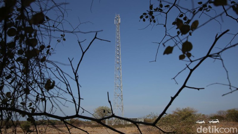 Base Transceiver Station (BTS) merupakan proyek infrastruktur telekomunikasi. BTS ini memfasilitasi komunikasi nirkabel antara perangkat komunikasi dan jaringan operator.