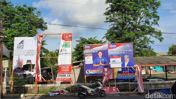 Baliho Ganjar-Mahfud dan Celeg PDIP di Jembrana, Bali, dirusak OTK.