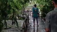 Jembatan Di Bojonegoro Putus Diterjang Banjir Bandang