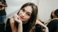 Caitlin Halderman mengaku meski cuma tidur dua-tiga menit, dirinya tak pusing dan bisa melanjutkan kerja. (Foto: dok Instagram)