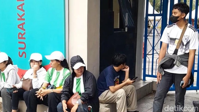 Ghani, penonton asal Sukoharjo yang rela beli tiket harga selangit dari calo.