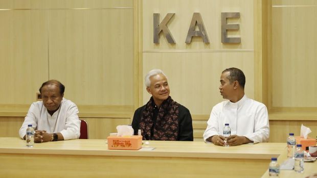 Ganjar Pranowo kunjungi Keuskupan Agung Ende, NTT.