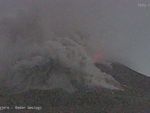 BNPB: Aktivitas Gunung Merapi Tinggi, Berpotensi Guguran Awan Panas