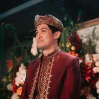 Dalam keterangan di unggahan Instagram miliknya Hanggini menulis, “What a dream to finally able to get to call you my Husband. My forever love.” Foto-foto pernikahan Hanggini itu diunggahnya pada Sabtu, 2 Desember 2023. Foto: Instagram/@hanggini