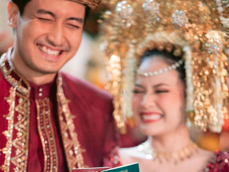 7 Foto Hanggini Menikah dengan Mantan Setelah CLBK, Cantik Dengan Adat Minang