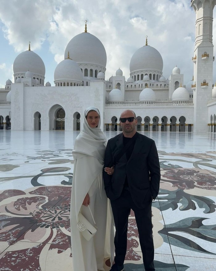 Jason Statham Berkunjung ke Masjid Agung Zayed