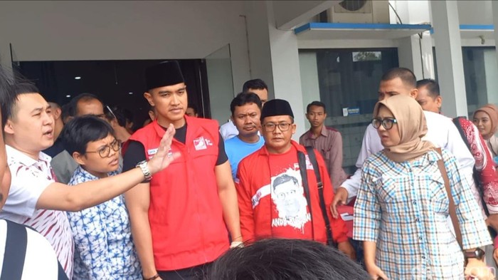 Ketum PSI Kaesang Pangarep saat melakukan kunjunga ke Lamongan.