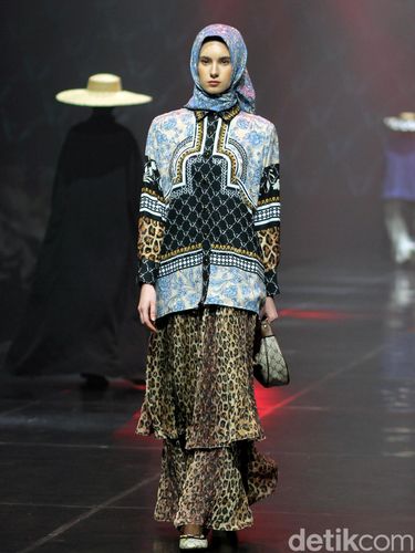 Koleksi terbaru Vivi Zubedi 2023