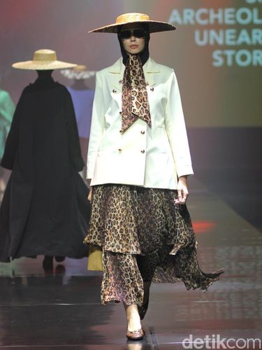 Koleksi terbaru Vivi Zubedi 2023