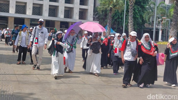 Massa Munajat Kubro 212 memadati Masjid Istiqlal usai aksi di Monas pagi tadi (Rumondang/detikcom)
