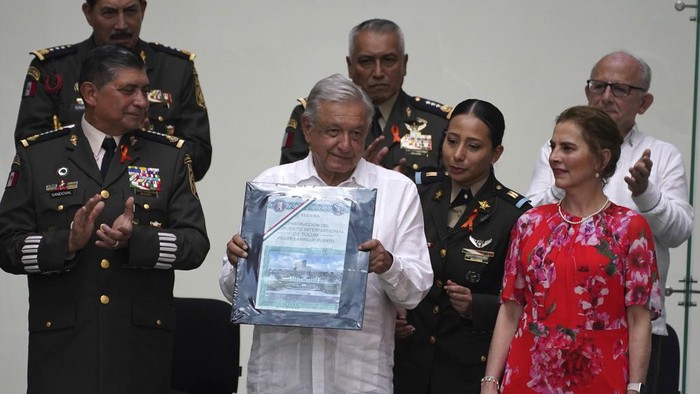 Meksiko meresmikan Bandara Internasional Felipe Carrillo Puerto. Peresmian ini dihadiri langsung oleh presiden Andrés Manuel López Obrador.